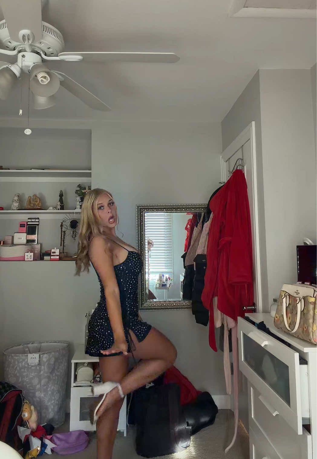 @😶