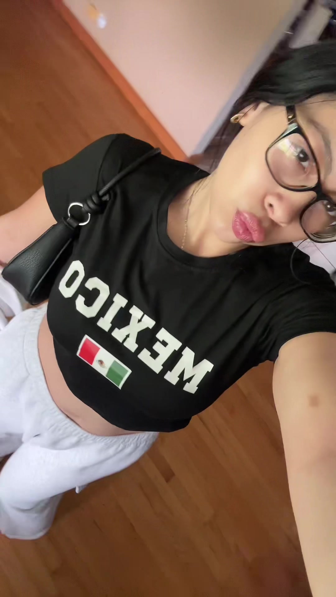 @🖤