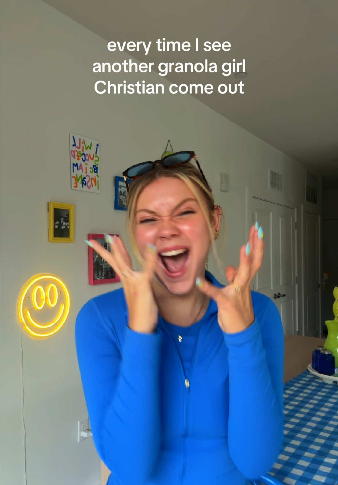 @mo!