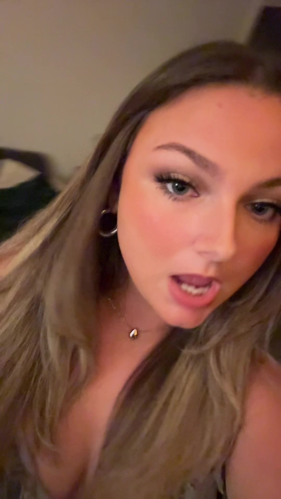 @annabogart
