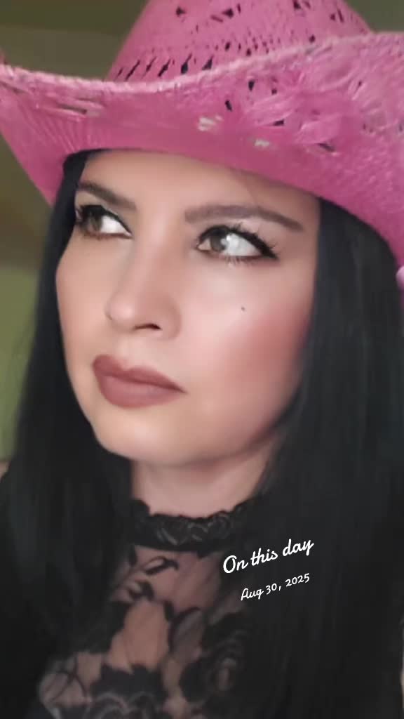 @María Elena