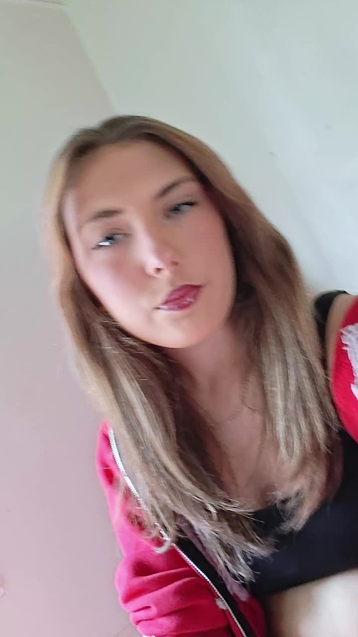 @lolamae