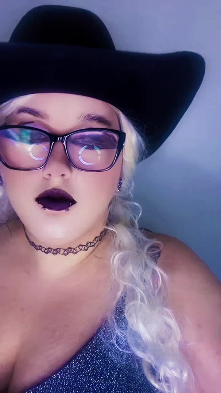 @sp00ky_treats