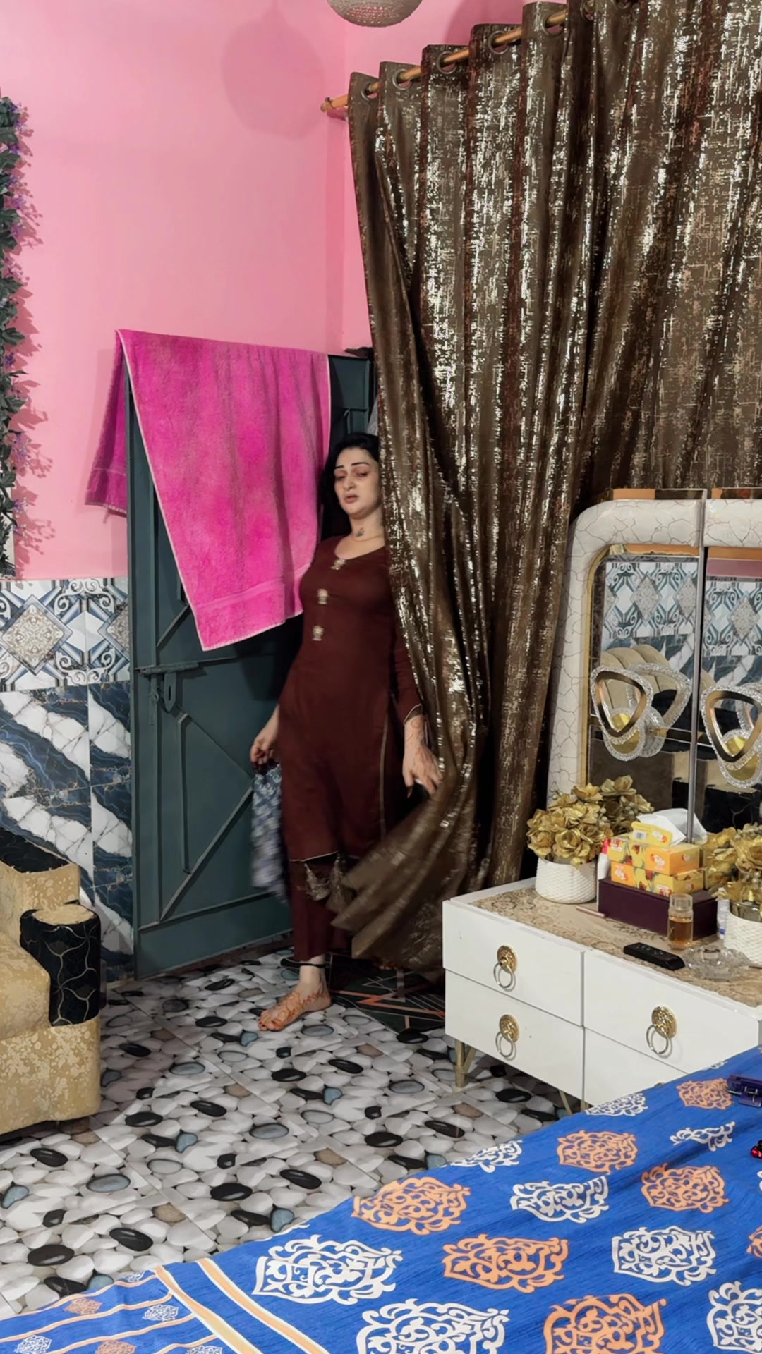 @Misses Karachi zindage