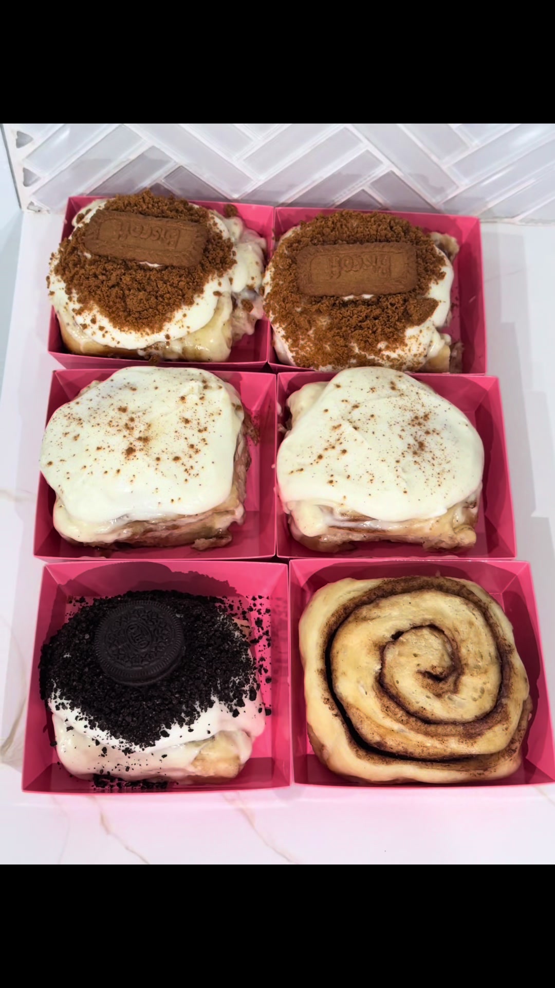 @Suzis Famous Cakes