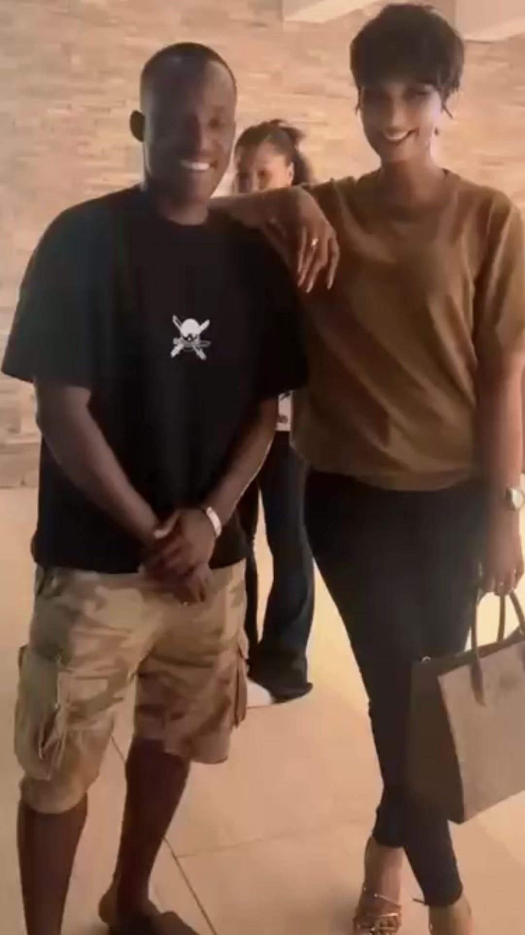 @leilakanediallo