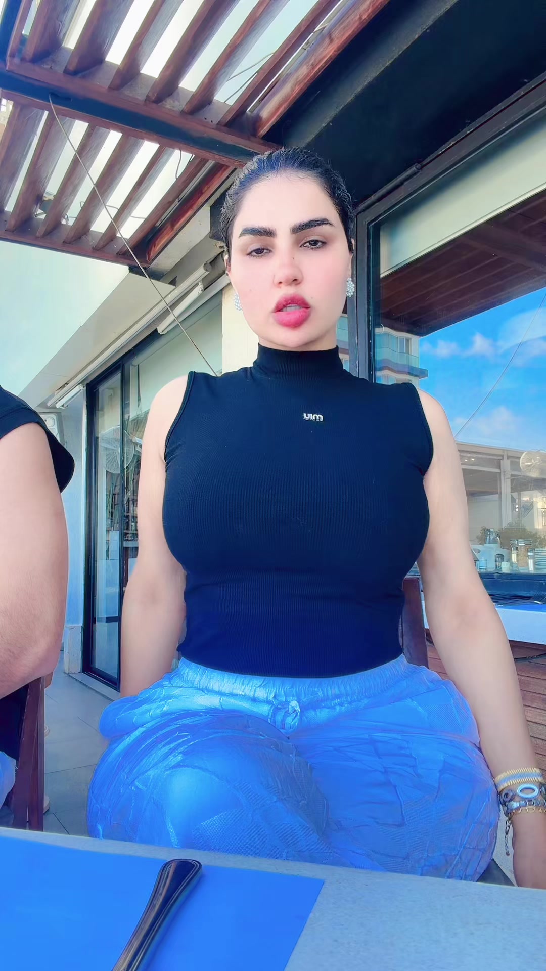 @الفنانه قمر الزمان