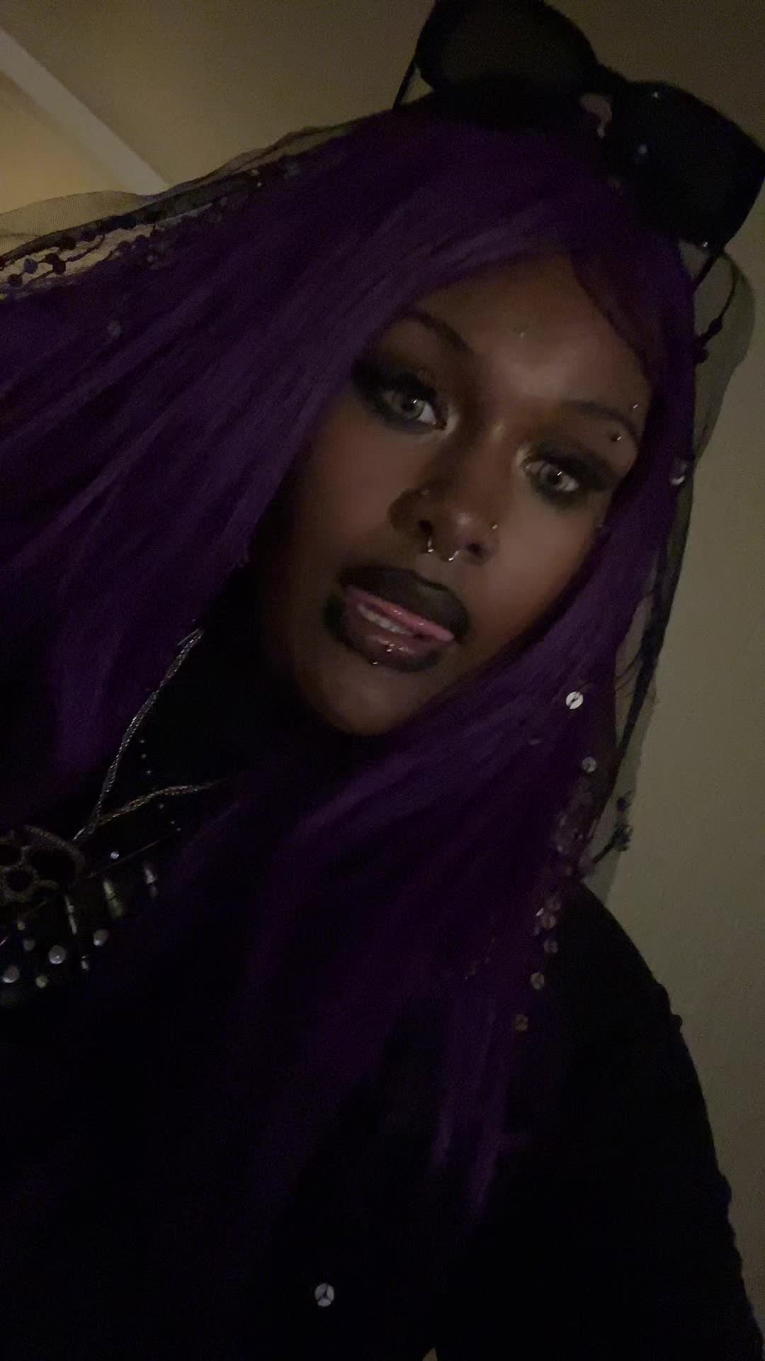 @wolfgyaal