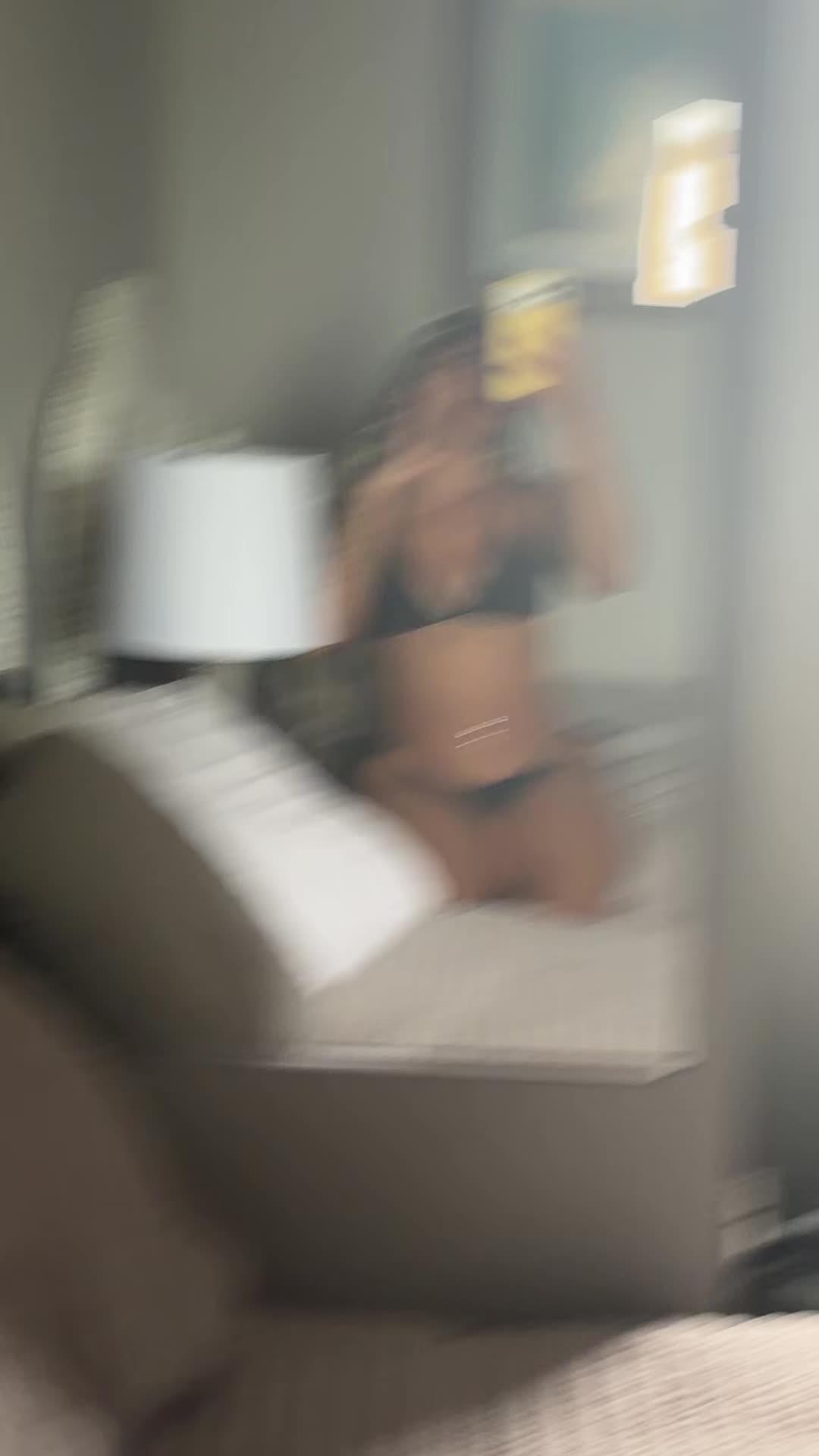 @🫰🏼