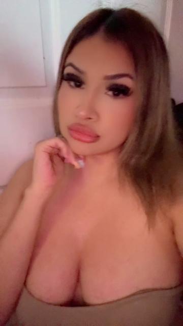 @Pretty Emily 🌷🎀🫦🍓👸🏻