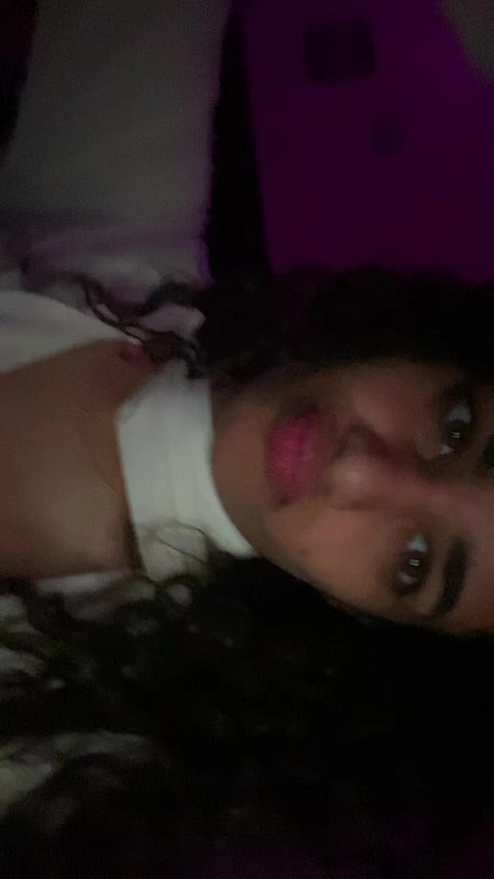@Julie 🪽✨