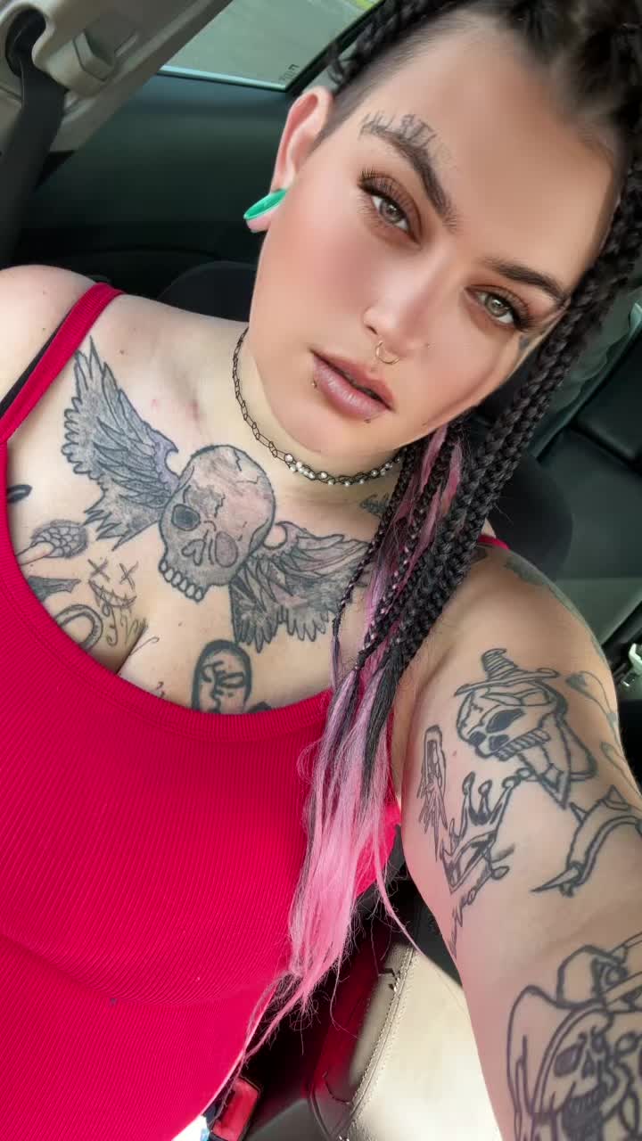 @GOTHICMOMMY666