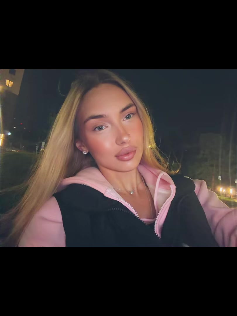 @𝐴𝐿𝐼𝑆𝐴👑