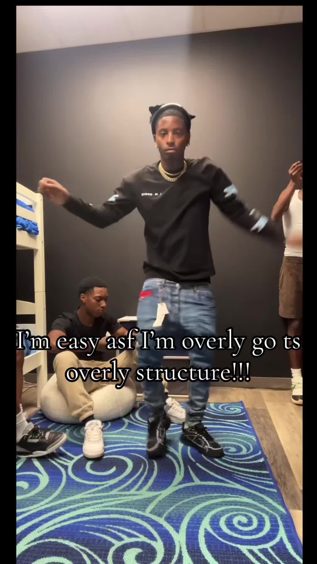 @𝓾𝓷𝓴𝓷𝓸𝔀𝓷 𝓮𝓭𝓲𝓽𝓸𝓻??