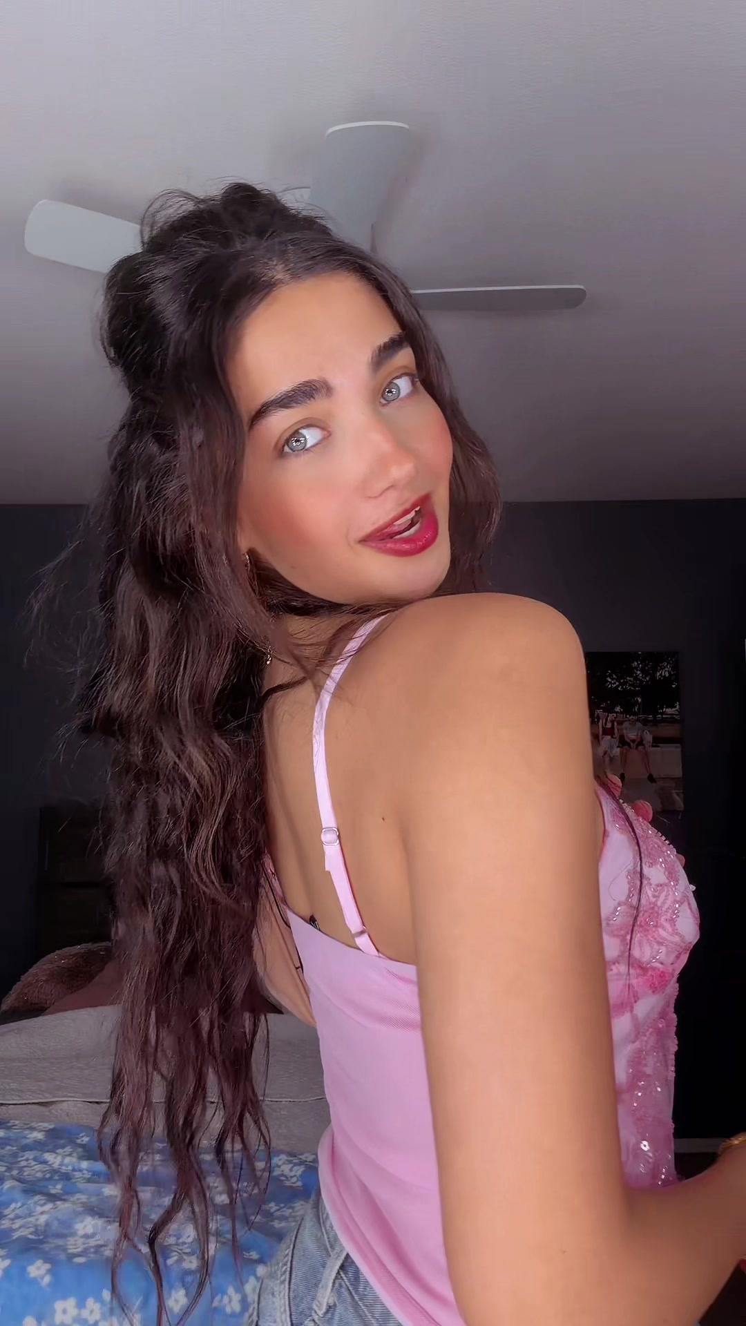 @Lala