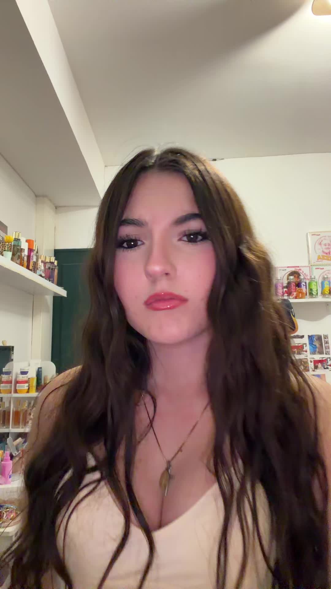 @𝑬𝒎𝒎𝒂 ✟
