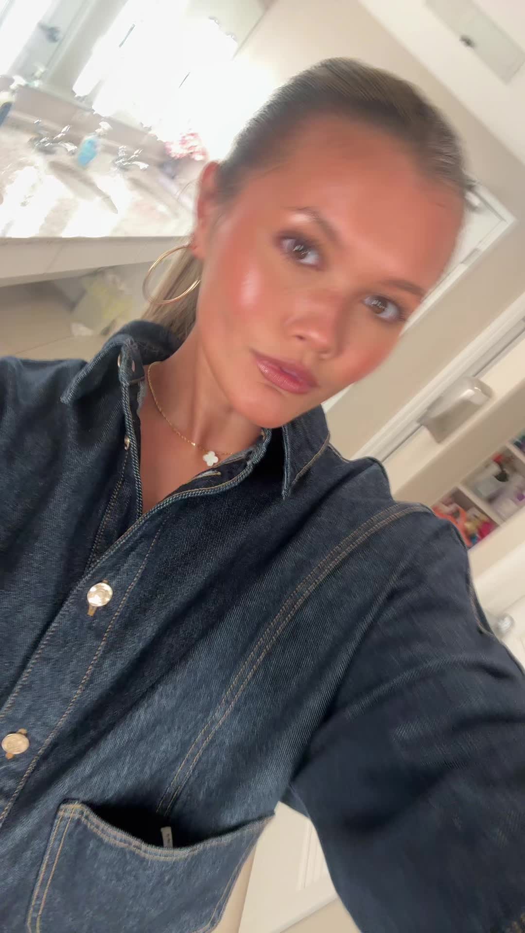 @bellaaconnell