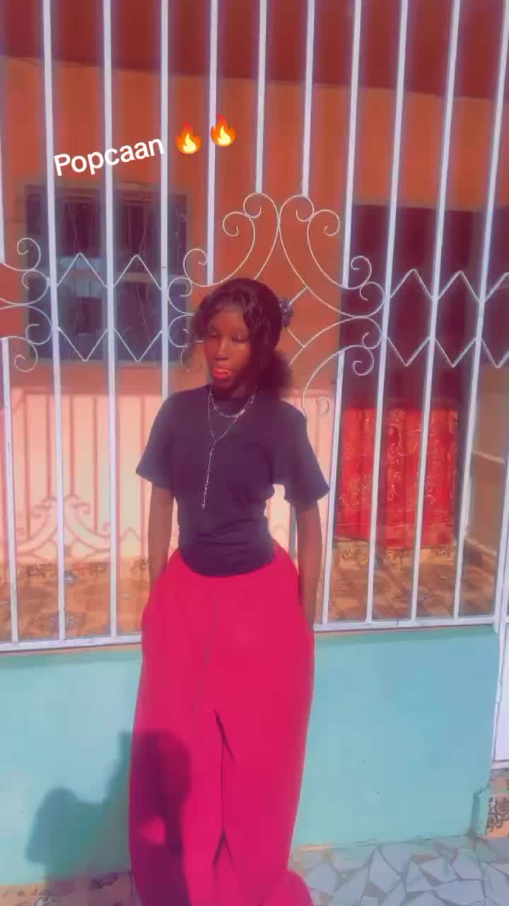 @Female Pa Ebou 💯😜