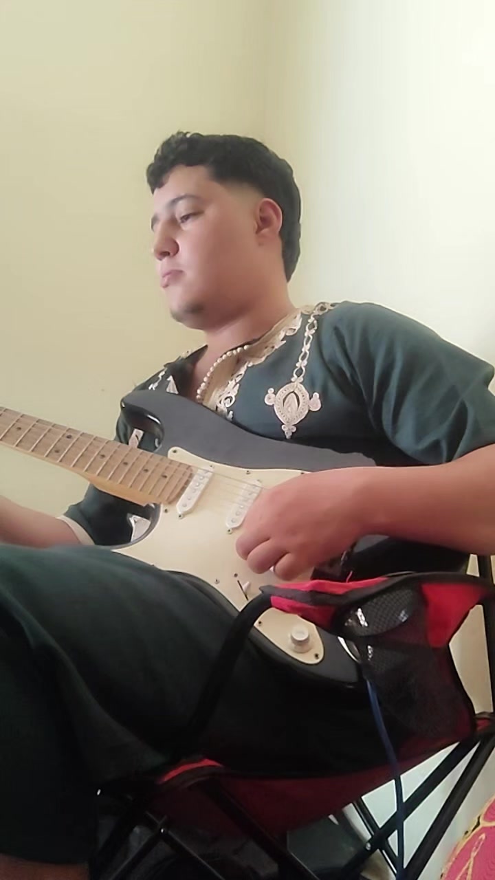 @بن يدر گيطاريست🎸