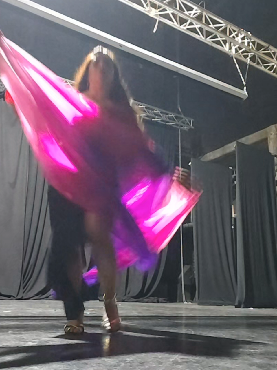 @Venus Johari / Danza &Aacute;rabe