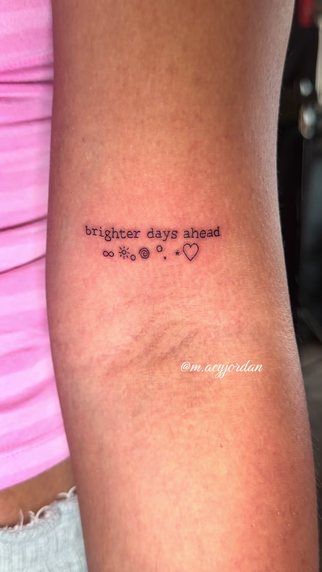 @fineline tattoo artist ❦