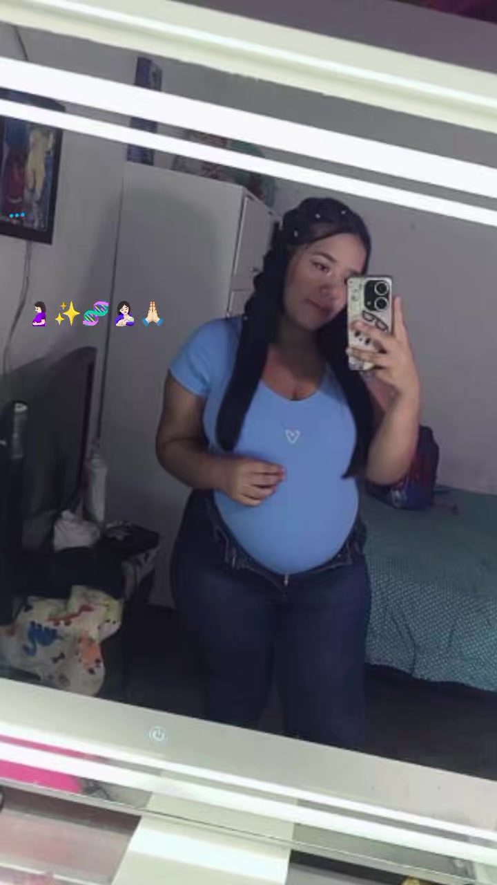 @Yeni🤯🩷