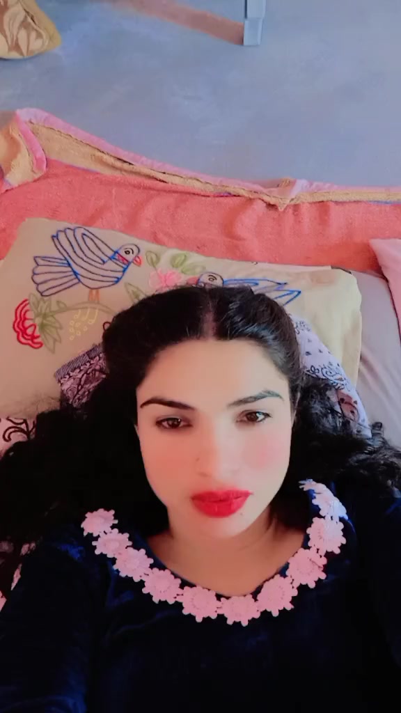 @KARACHI GIRL 🤭