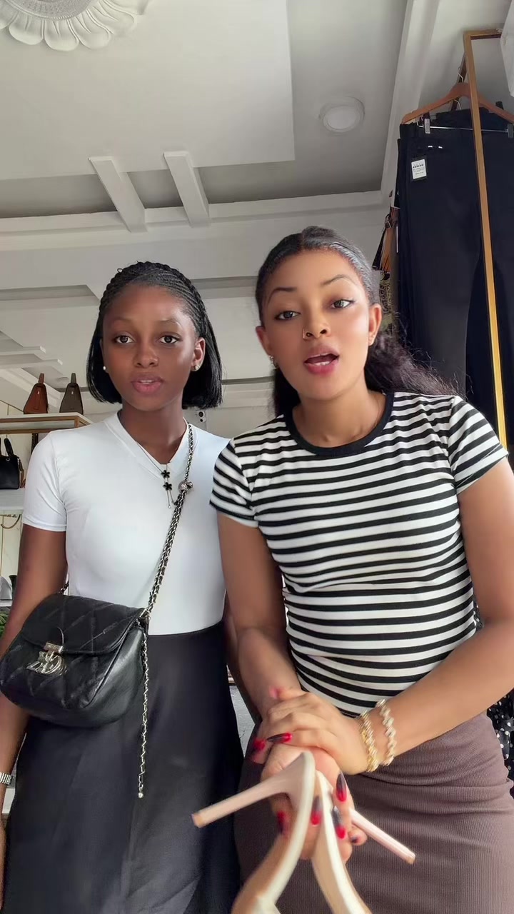 @Laura Keliane 🌸🇨🇲🍫