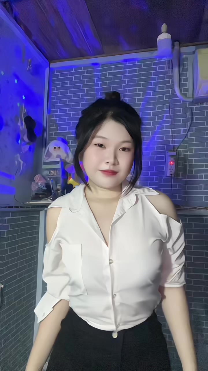@Zyzy thích ăn cà rốt