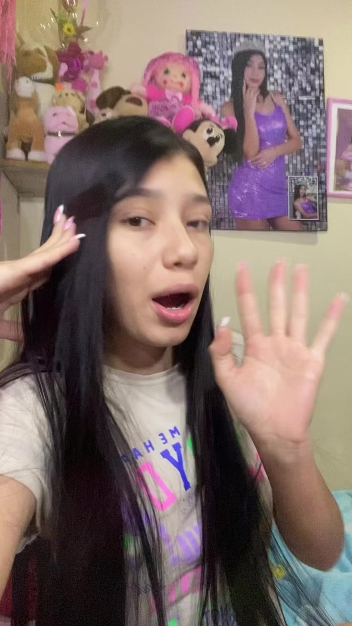 @𝓿𝒶𝓵ℯ 🍒