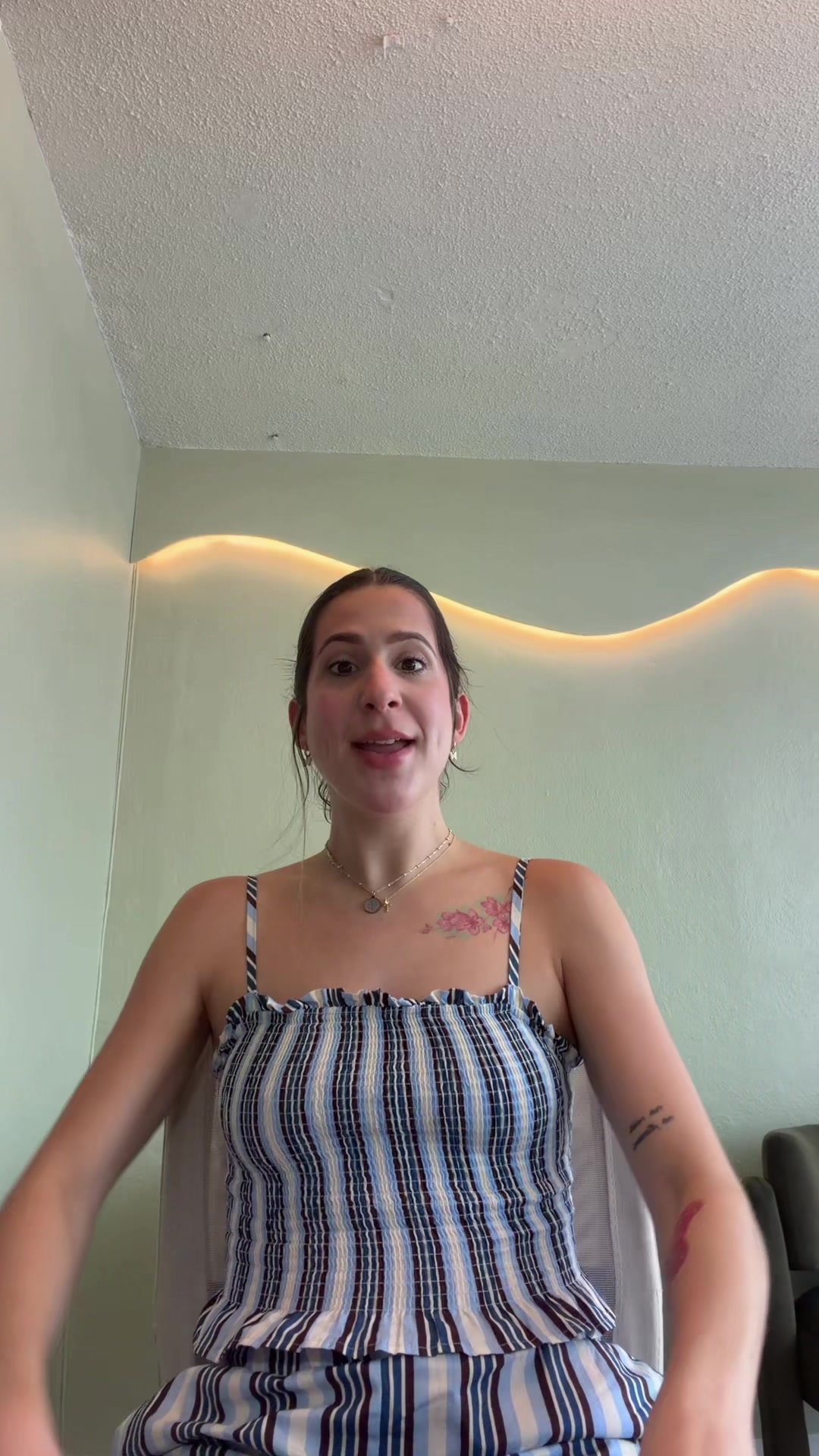 @labuenaamanda