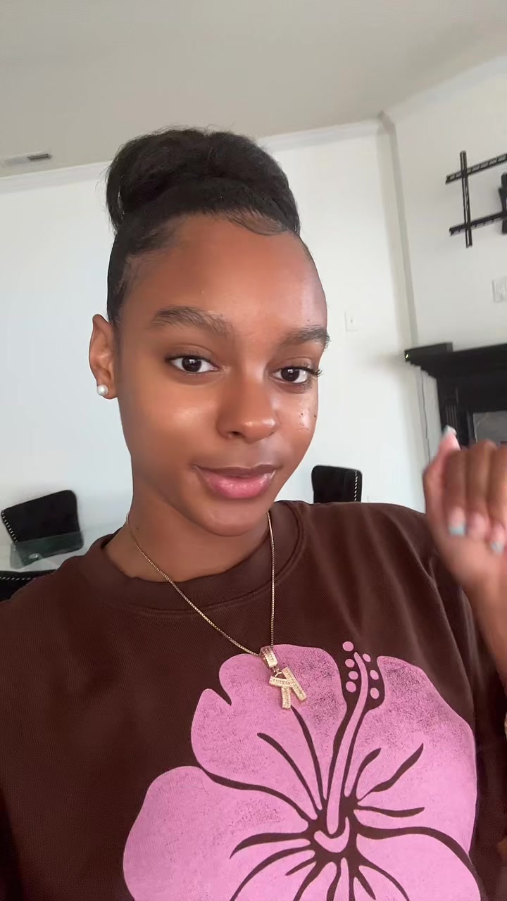 @authenticmora