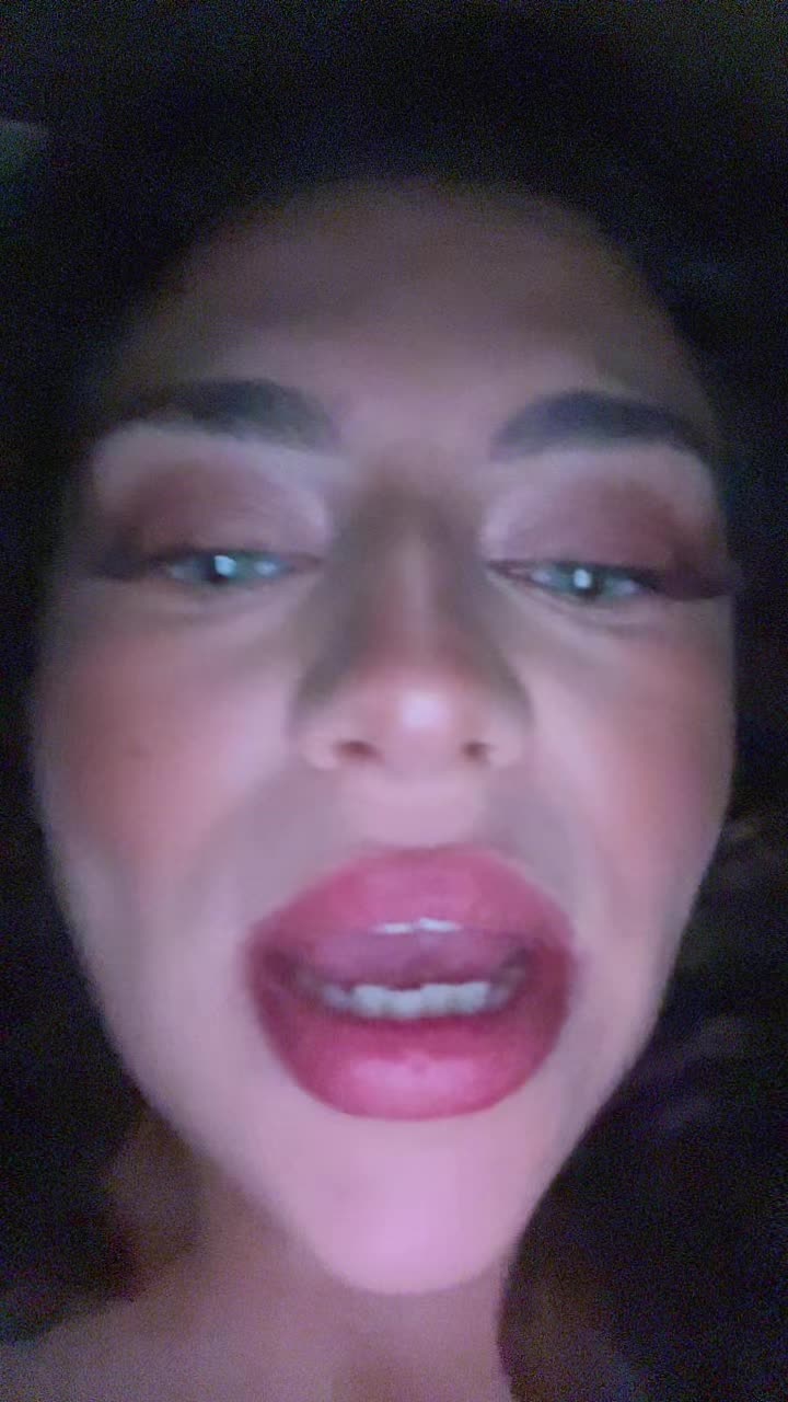 @MiraBks