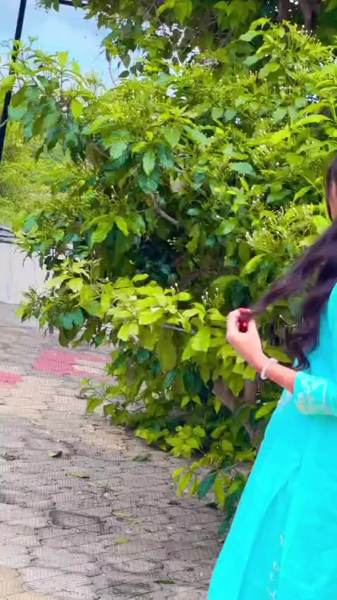 @Queen 👑 Riya S