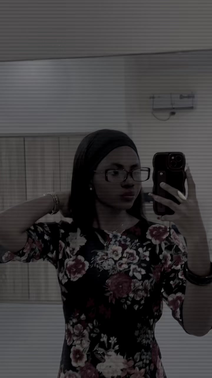 @Vicky🥰