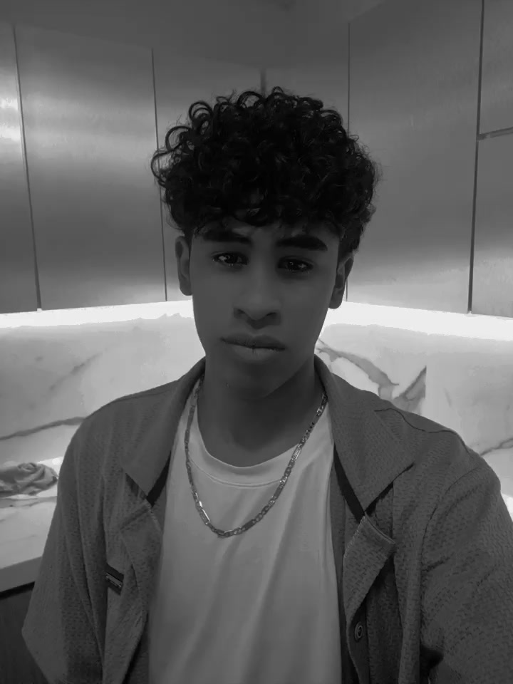 @Adri⚡