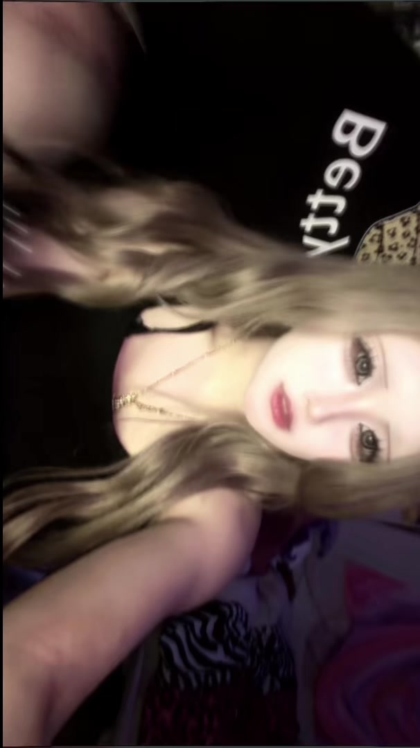 @𝔈♛︎