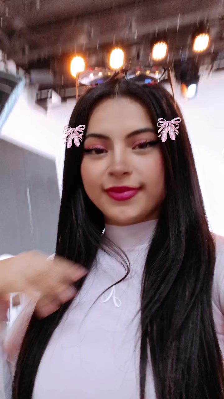 @🥺Zoe 🖤