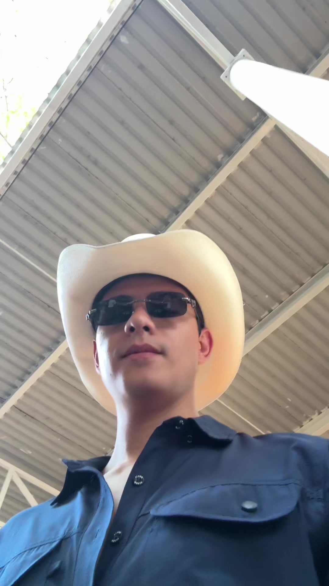 @Nicolás