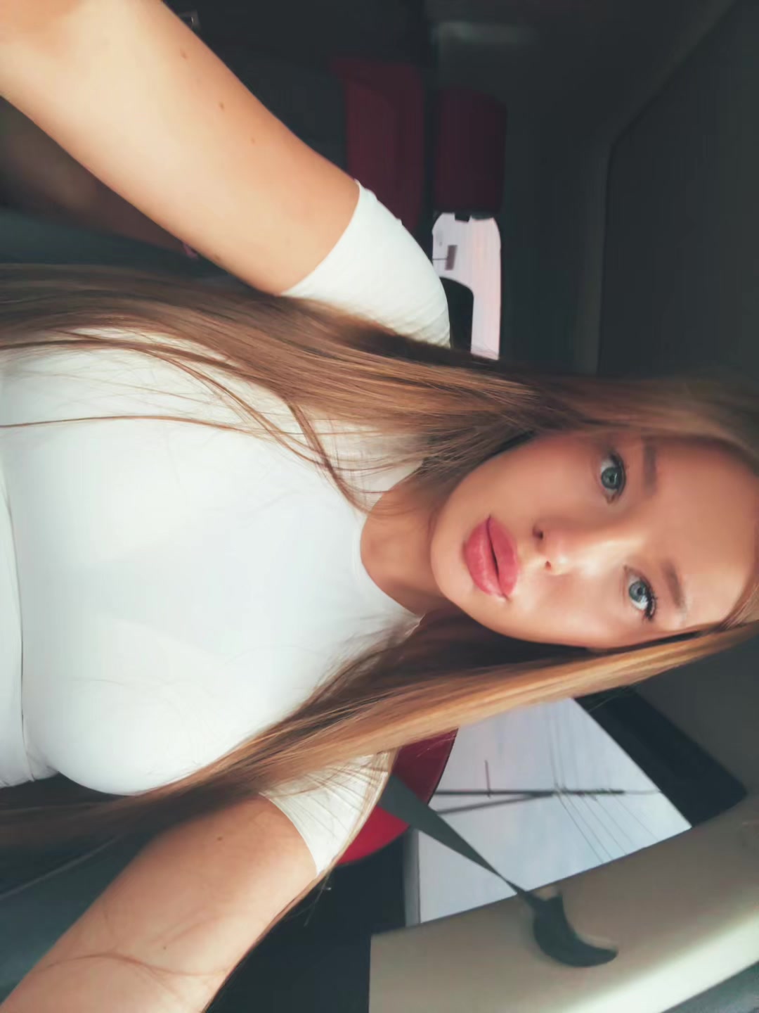 @<8