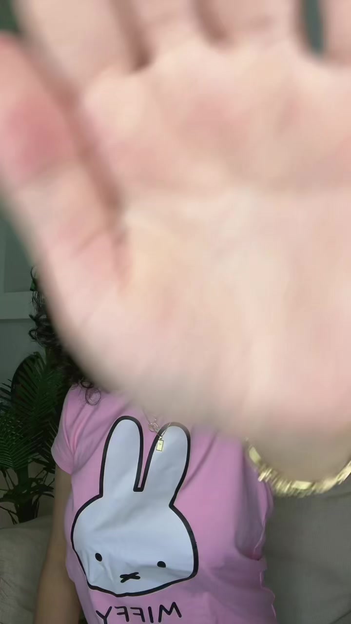 @آيمي بتتمشى