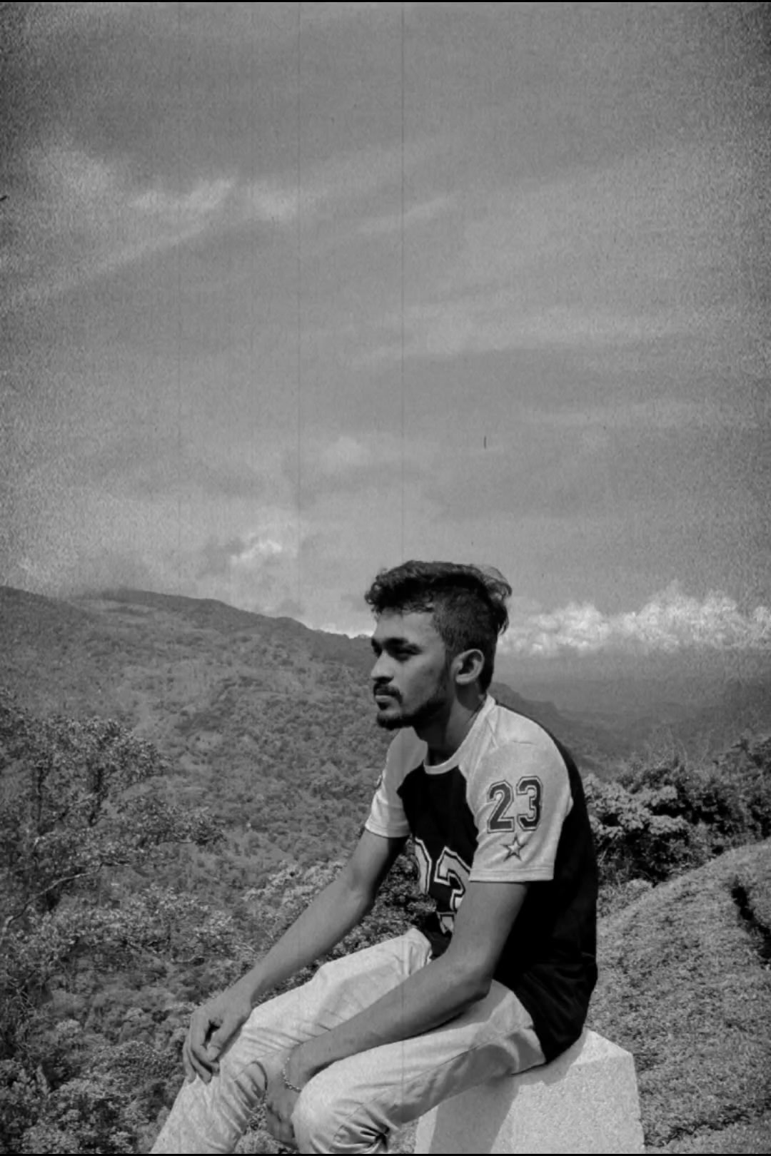 @THARINDU MIHIRANGA 👀🤗