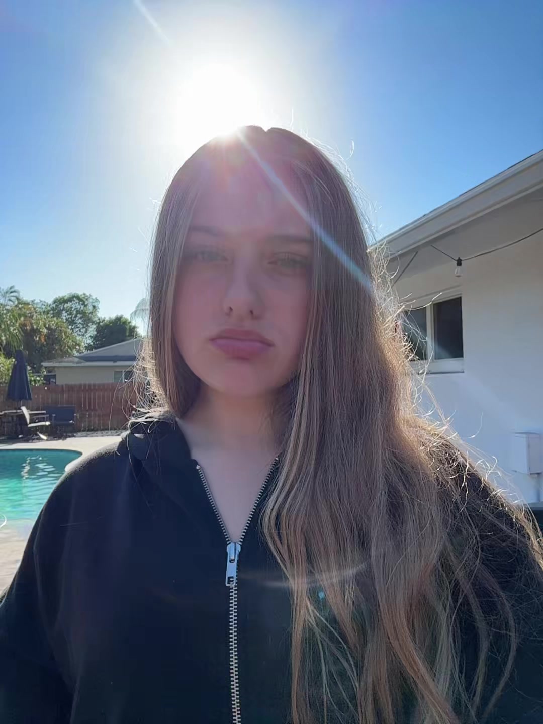 @⃟