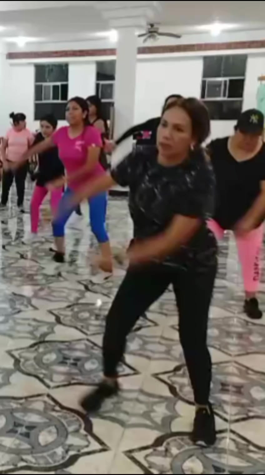 @ZumbaMan&iacute;a con Carre&oacute;n🖤