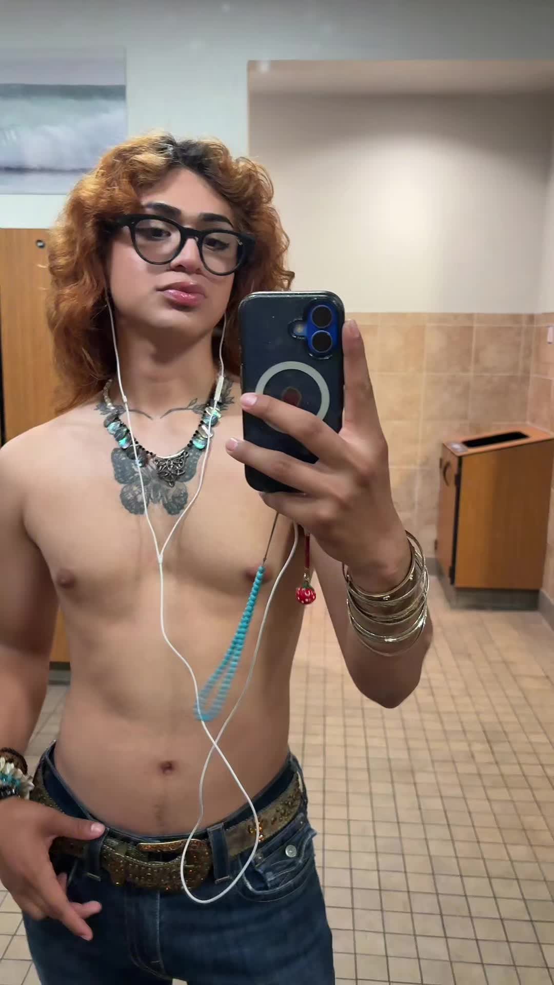 @Throughmylense