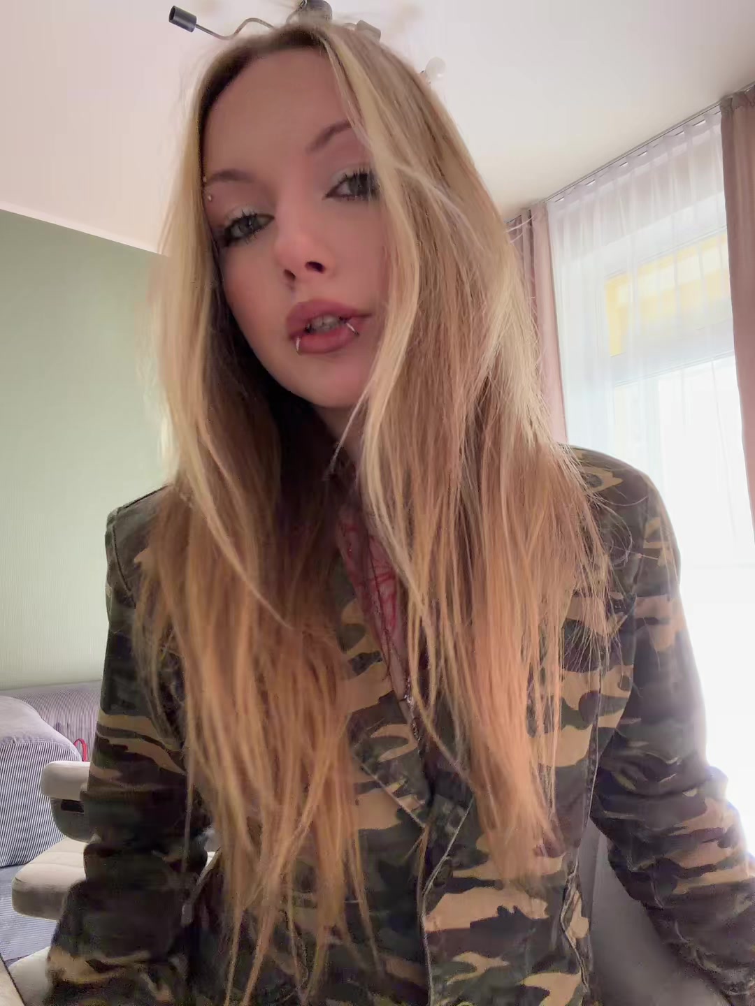 @мила