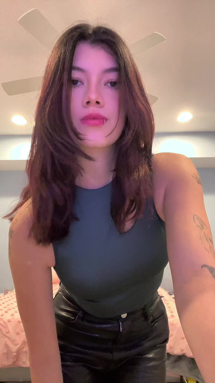 @Iamvaleria