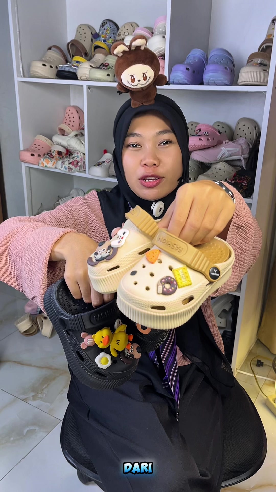 @LELI si paling TAS dan SANDAL