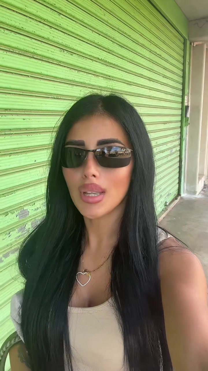 @Iconic look