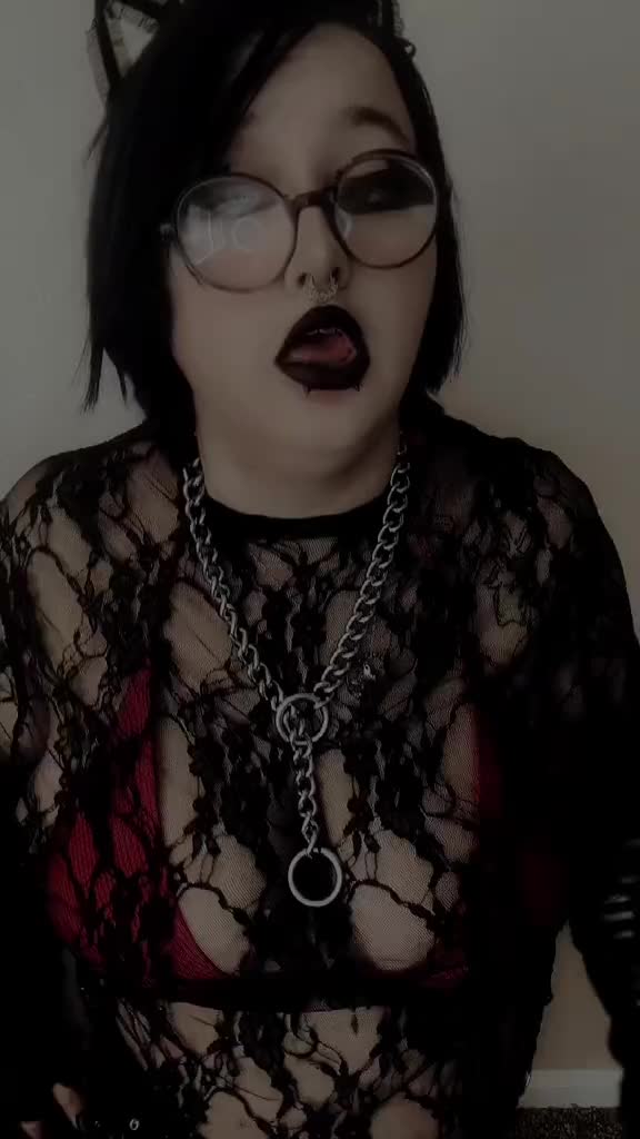 @sp00ky_treats